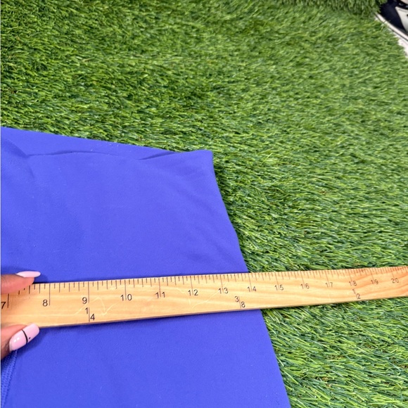 Lululemon Purple High Rise Capri Leggings Women’s Size 8 Yoga Athletic - Picture 4 of 6